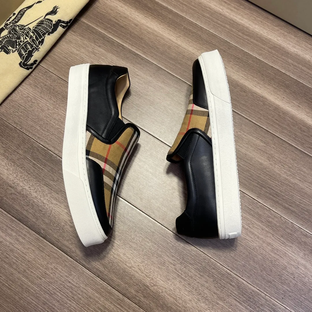 ☕P360💰《BURBERRY》【Original order·Version】Burberry: Top 🔝Purchasing agent🔍🔍The latest men's counter is on sale simultaneously, the original version imported from Italy🔝·Nappa calfskin·Brand totem cloth· Highlighting the (high-end, extravagance, class) travel, home, and best choice" exquisite workmanship (Imported water-dyed leather lining from Italy 🇮🇹), sole: original sole provided by the original factory, ⚠️exclusive double layer Activity·TPR rubber·molded outsole; super comfortable·wear-resistant·non-slip·environmental protection🌳🌳🌳, the real thing is more beautiful🎬The real thing is more beautiful🔍🔍 (high quality·follow the order) You can enter and exit the counter at will: Size: 38·39·40·41·42·43·44 (🎉Customized 45) Welcome to order...☕️
